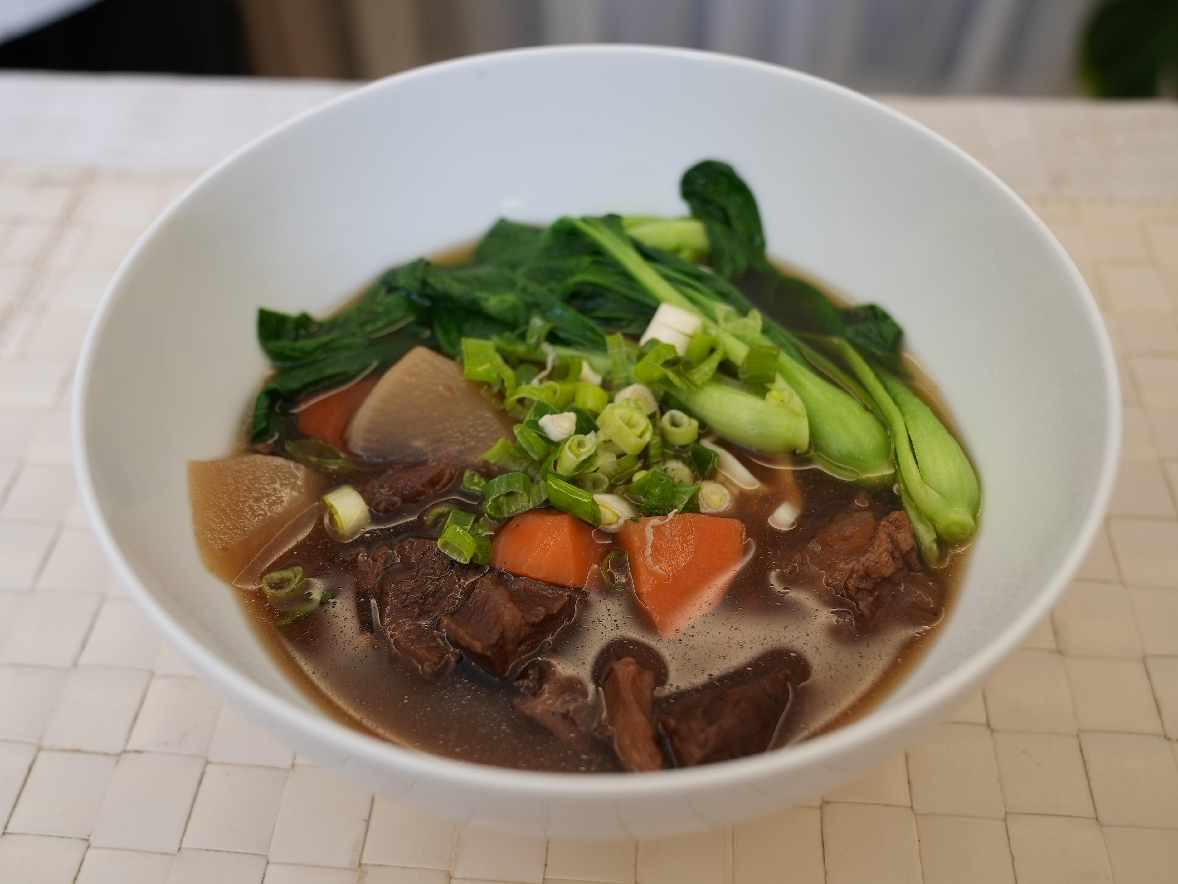 半筋半肉紅燒牛肉麵